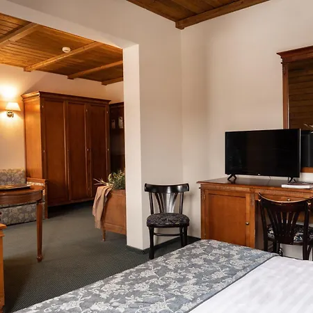 מלון Czarny Potok Wellness & Centrum 3*