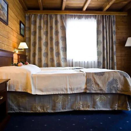 מלון Czarny Potok Wellness & Centrum 3*