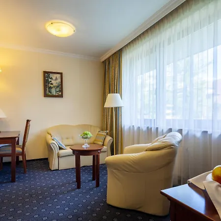 Czarny Potok Wellness & Centrum מלון