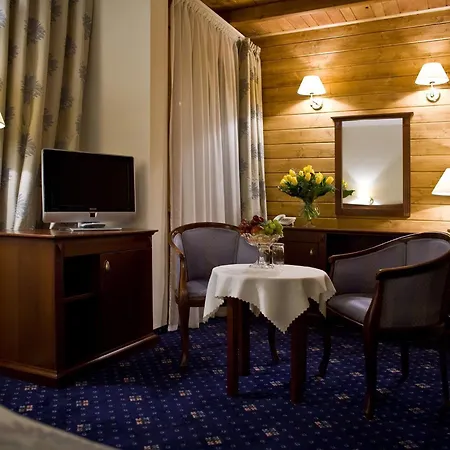 Hotel Czarny Potok Wellness & Centrum 3*